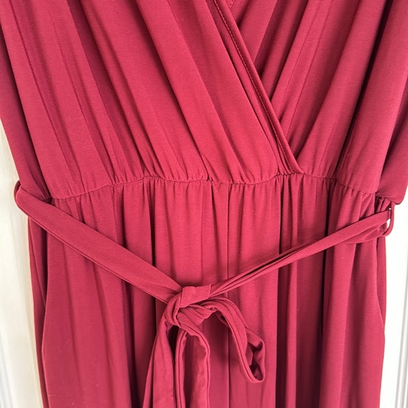 Gilli Burgandy V Neck Jumpsuit - Picture 4 of 14